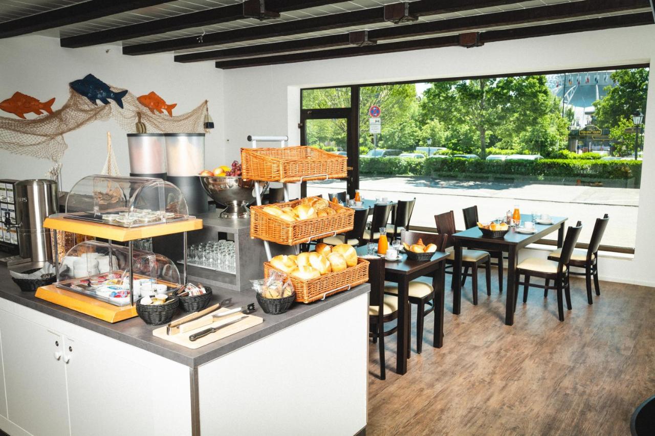 Pension Am Park Руст Екстер'єр фото